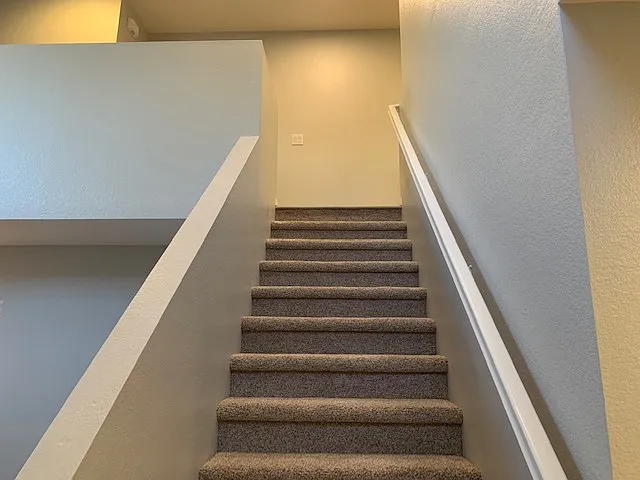 1615 Carriage Cir — Photo 8