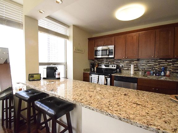 5th image of 70 W Burton Pl APT 1907