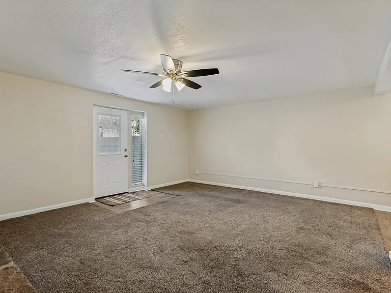 256 N 300 W — Photo 7