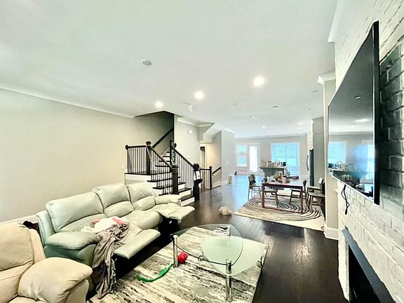 4th image of 651 Brennan Dr