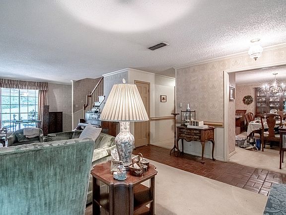 5th image of 3019 E Starr Ave