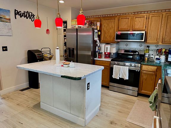 3rd image of 23 Creek Ln