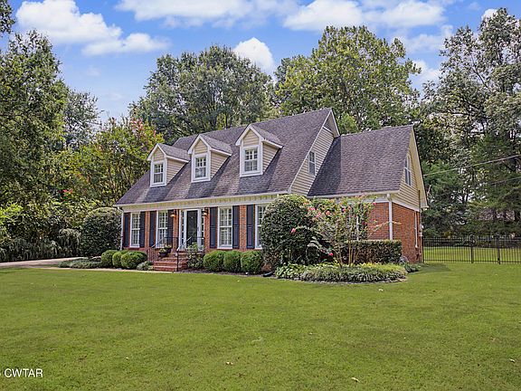 3rd image of 604 Oak Hill Dr