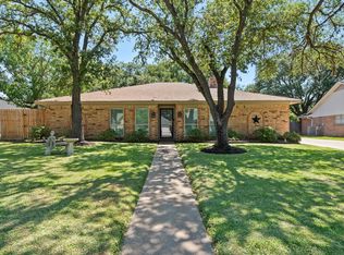 3805 Windridge Dr, Bryan, TX 77802
