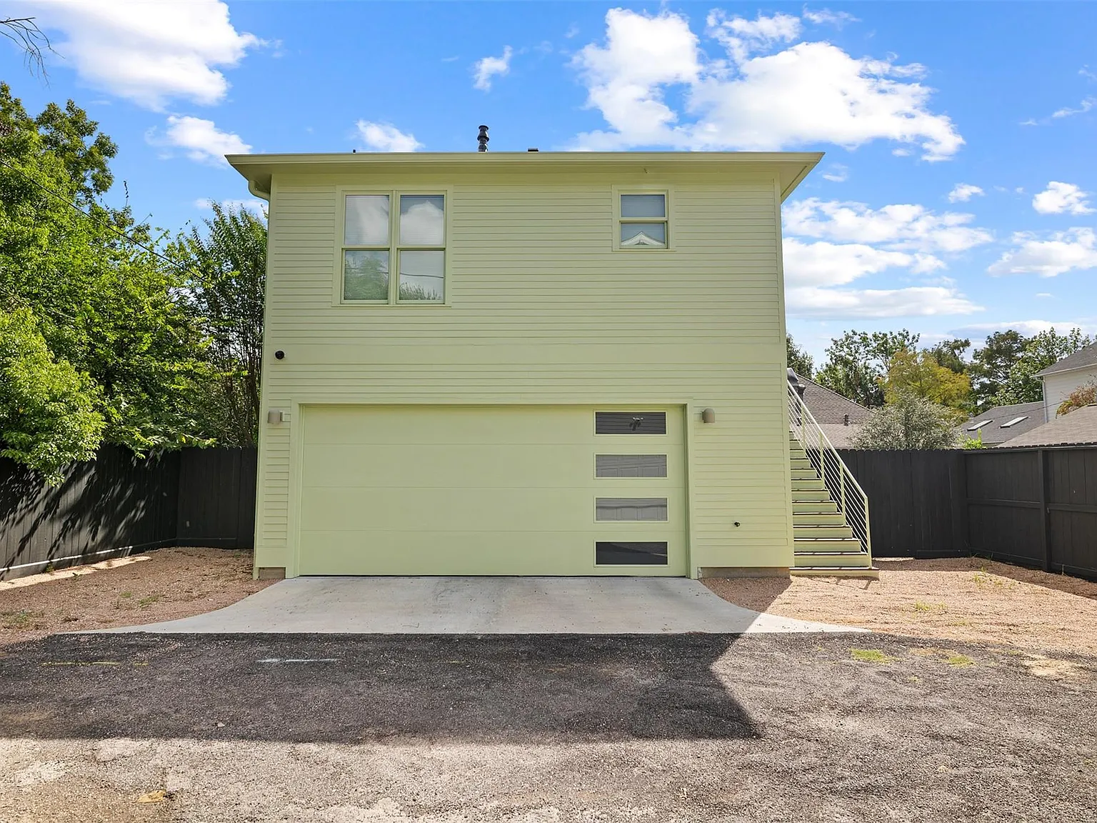 1 bed, 1.0 bath, 528 sqft, $1,900 — Photo 2