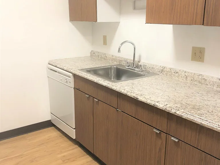6350 Forward Ave #25 — Photo 2