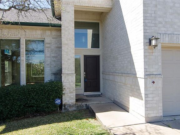 3rd image of 6325 Yaupon Dr