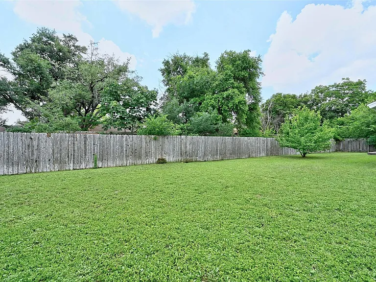 607 Old Stone Rd — Photo 29