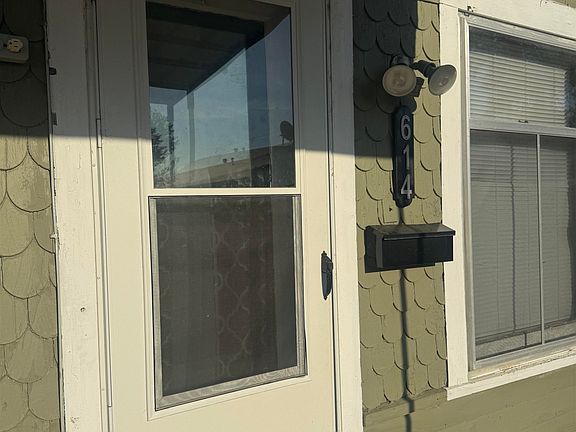 3rd image of 614 Toles Ave