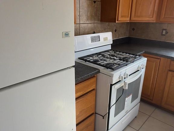 4th image of 5909 Midas Ave