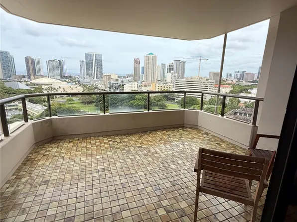 1221 Victoria St APT 1705, Honolulu, HI 96814