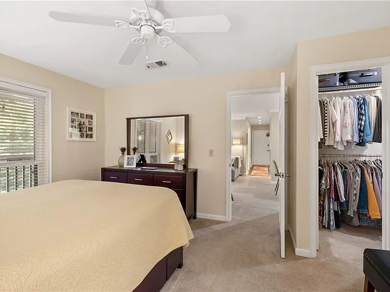 525 Warm Springs Cir — Photo 11