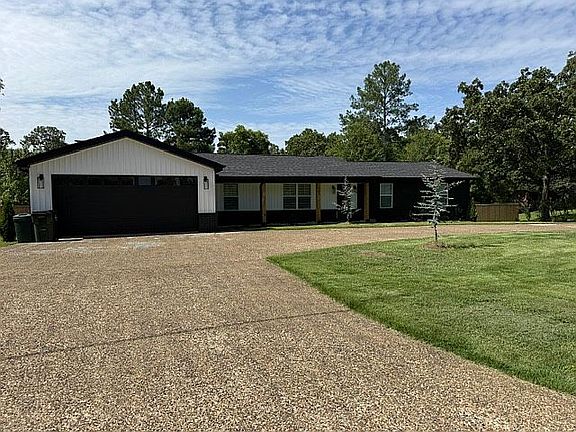 2nd image of 380 Shady Heights Rd