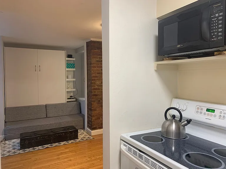 1901 16th St NW #13 — Photo 8