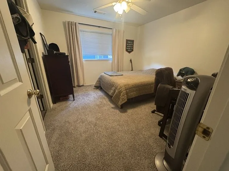 782 NE Savannah Dr — Photo 5