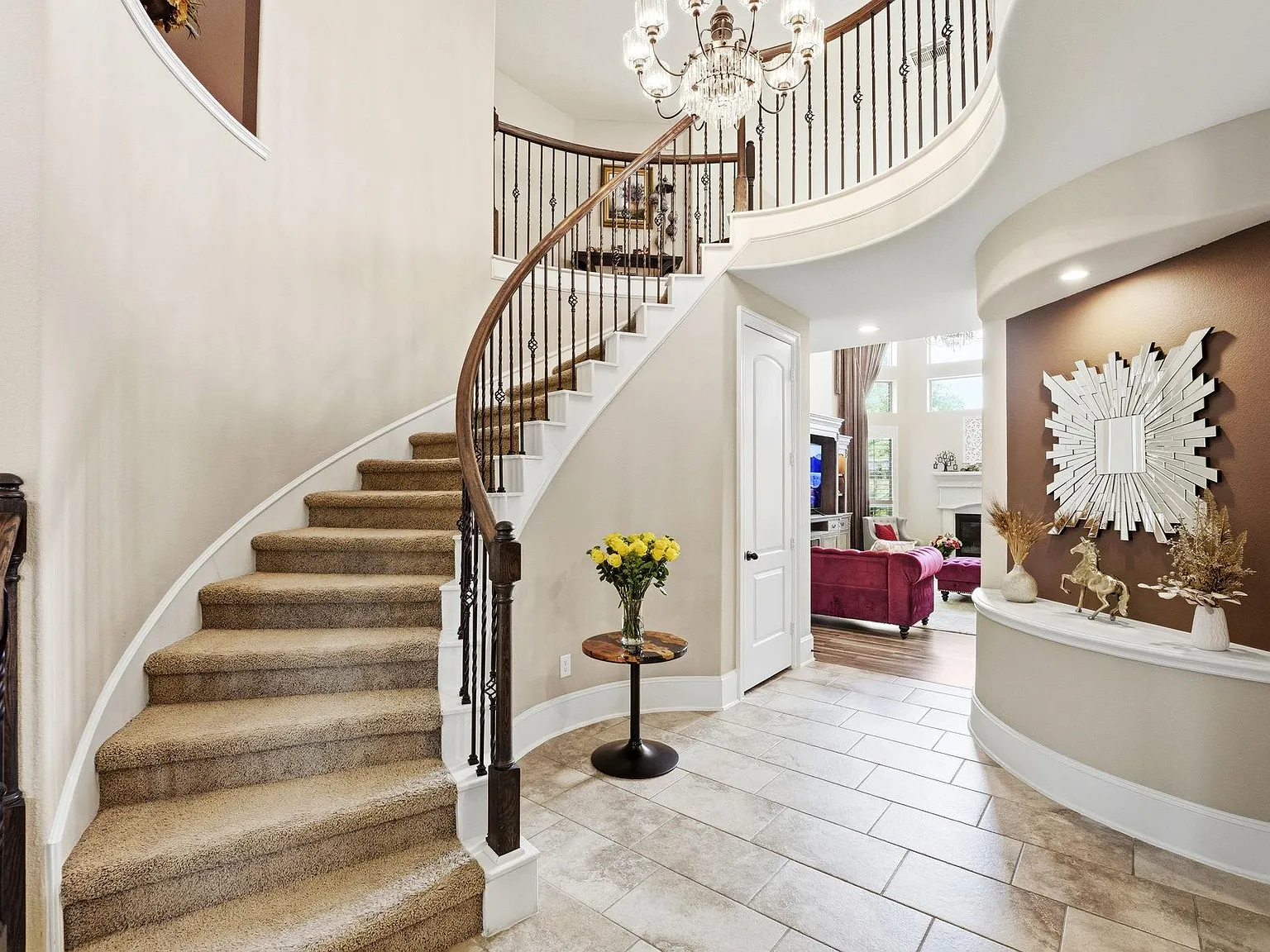 4 bed, 2.5 bath, 2839 sqft, $3,800 — Photo 3