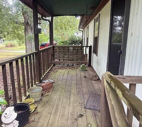 3rd image of 313 Hillside Ct