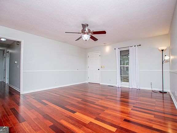 3rd image of 1499 Stonington Ct