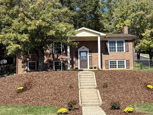 831 Paul St, Staunton, VA 24401