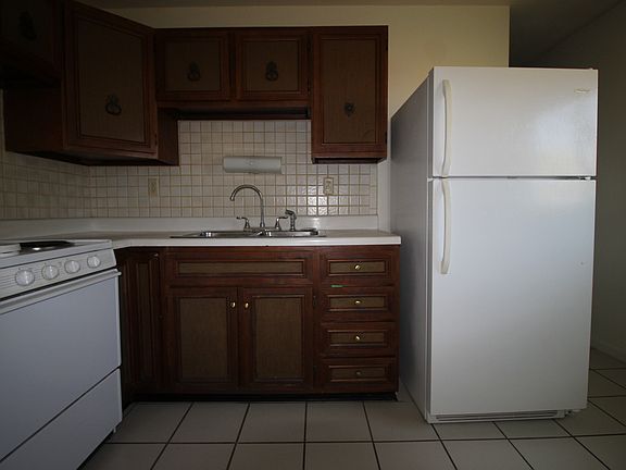 5th image of 3220 Kingsmill Ct