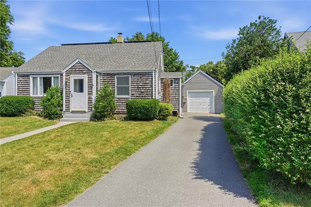3 bed, 1315 sqft, $3,650 — Photo 3