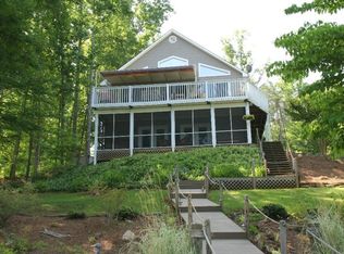 160 Woodland Cove Dr, Moneta, VA 24121