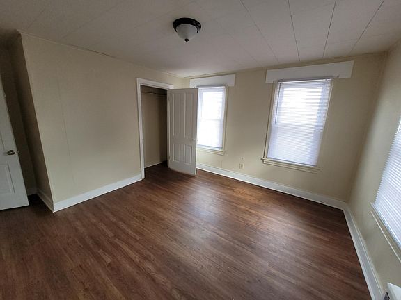3rd image of 511 Salem Ave #217