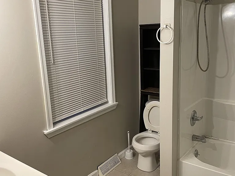 1241 E Palmer St — Photo 12