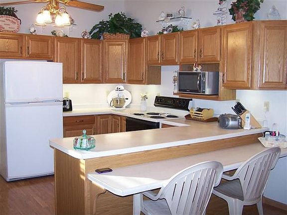 2nd image of 303 Zinnia Dr