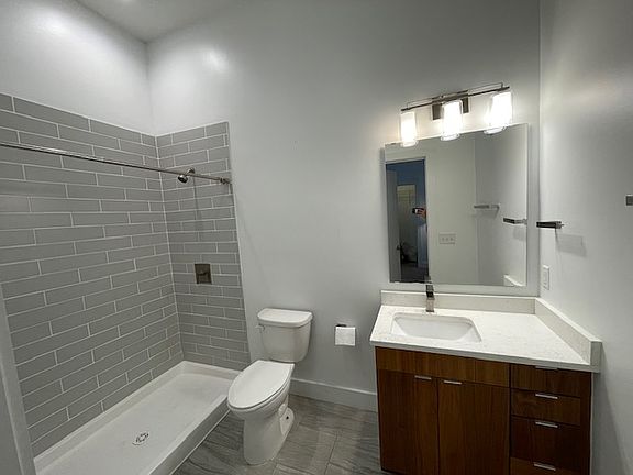 5th image of 2304 Hillsborough St #C197133e1