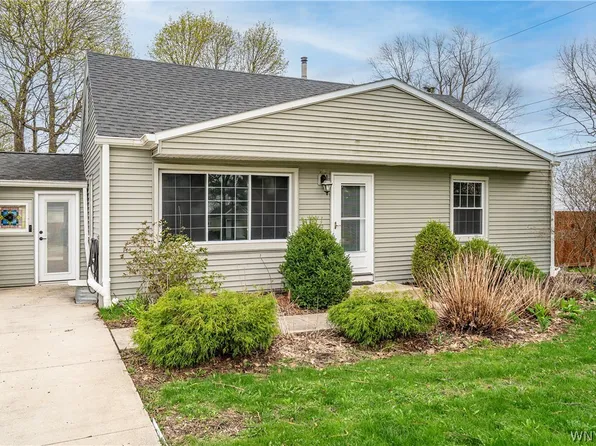 4357 Barton Rd, Clarence, NY 14031