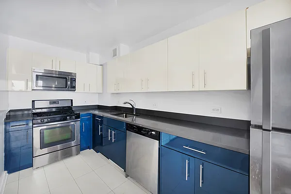 Rented by Douglas Elliman | media 4