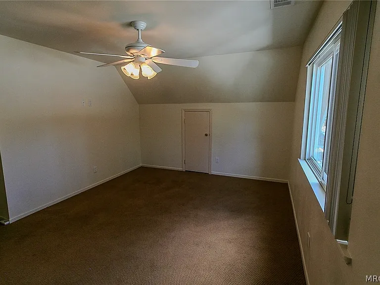 664 Barret Way — Photo 32