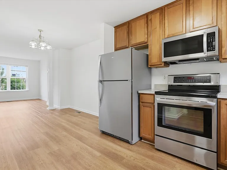 32 Mabel Ln — Photo 6