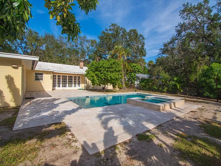 530 Cypress Rd — Photo 25