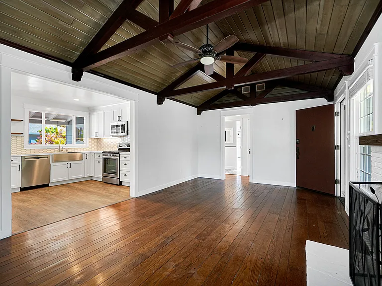 2249 Whyte Park Ave — Photo 10