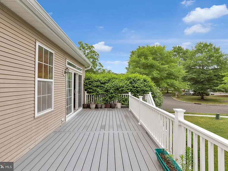 16 Cardiff Ct — Photo 41
