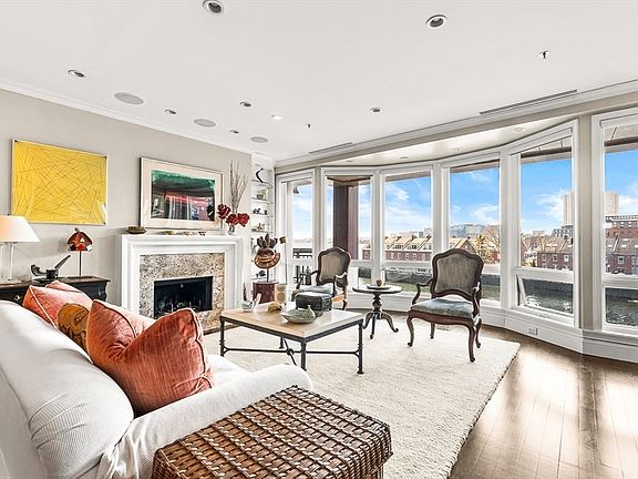 5th image of 40 Battery St APT 306