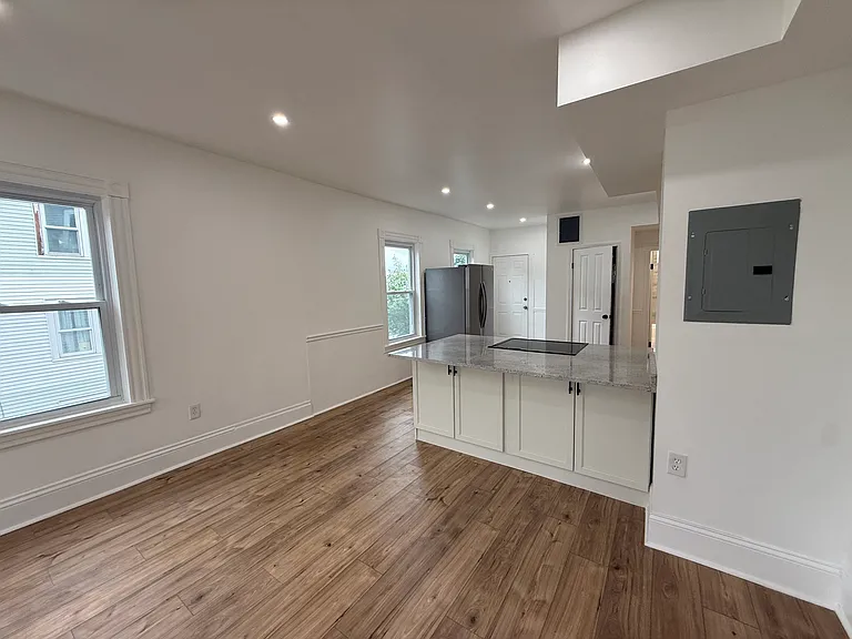 19 Reeves St #2 — Photo 3