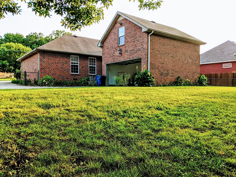 506 Johnstown Dr — Photo 17