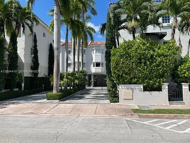 Gables Court Townhomes Co — Photo 1