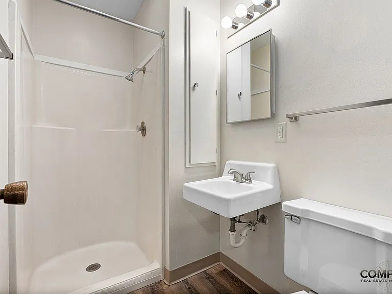 1025 W. MacArthur Avenue — Photo 13