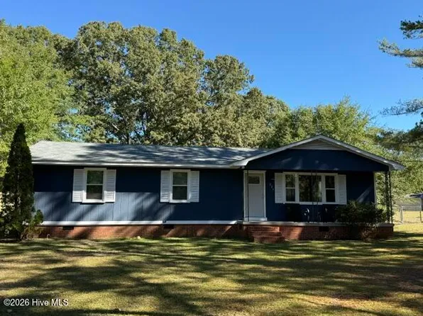 204 6th St, Aberdeen, NC 28315