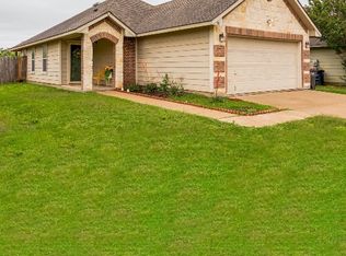 301 Wolf Mountain Ln, Fort Worth, TX 76140