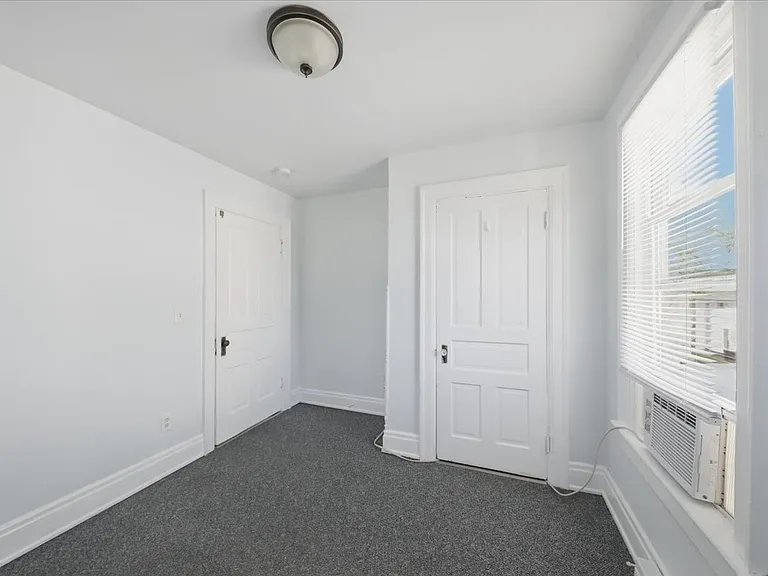 324 W Church St — Photo 33