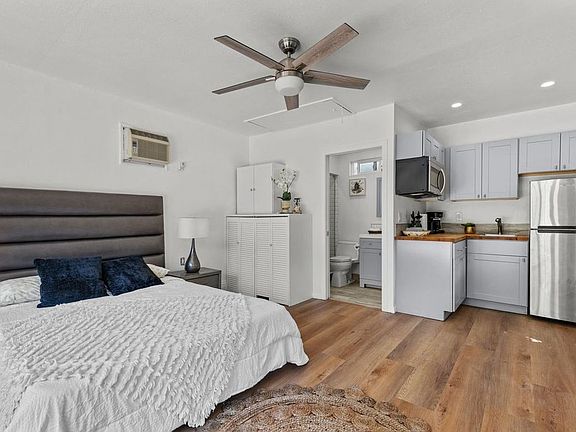 4th image of 4814 Lemona Ave #1A