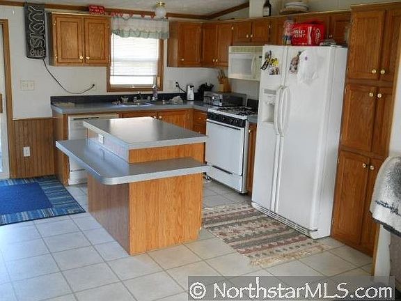 2nd image of 823 Magnor Lake Ln