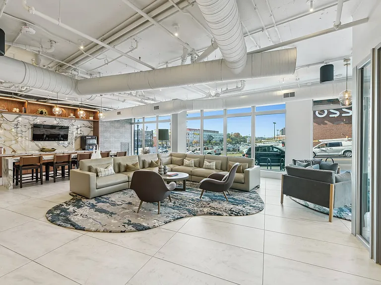 Link Apartments H Street — Photo 16