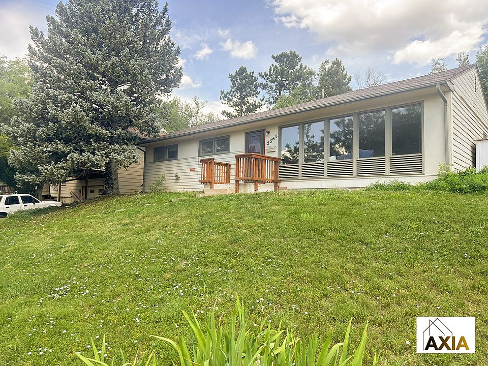 1st image of 2365 Panorama Ave
