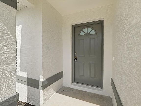 4th image of 10255 Norwick St